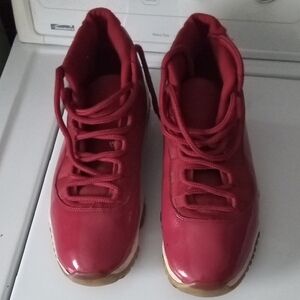 Nike Air Jordan Retro Men's Bold Red Athletic Shoes